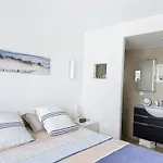 Climatise Avec Terrasse Et Parking, Face A La - Fr-1-715-76 公寓 *