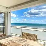 Climatise Avec Terrasse Et Parking, Face A La - Fr-1-715-76 * 莫吉奥