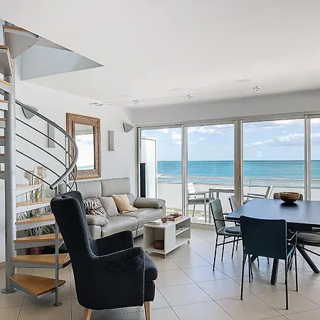 Apartament Climatise Avec Terrasse Et Parking, Face A La - Fr-1-715-76
