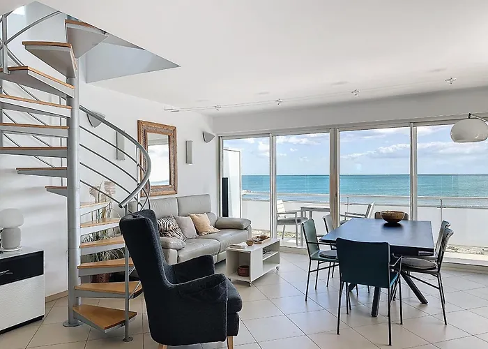Apartament Climatise Avec Terrasse Et Parking, Face A La - Fr-1-715-76