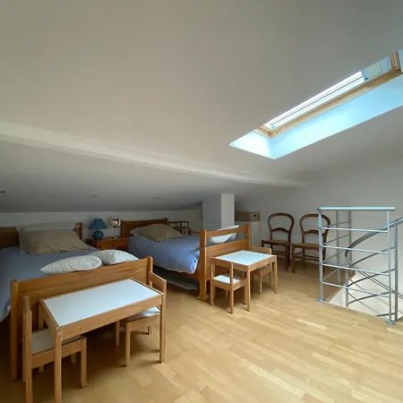 Climatise Avec Terrasse Et Parking, Face A La - Fr-1-715-76 * Mauguio