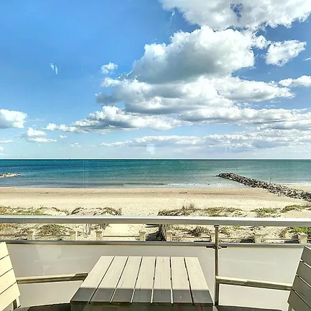 Climatise Avec Terrasse Et Parking, Face A La - Fr-1-715-76 Lejlighed Mauguio